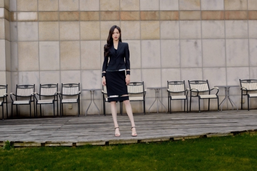 唐嫣最新时尚大片，解锁STELLA LUNA品牌赋予女性的自信美